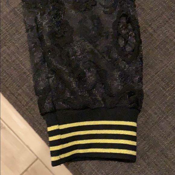 🎀Black lace jacket🎀 - Picture 6 of 8